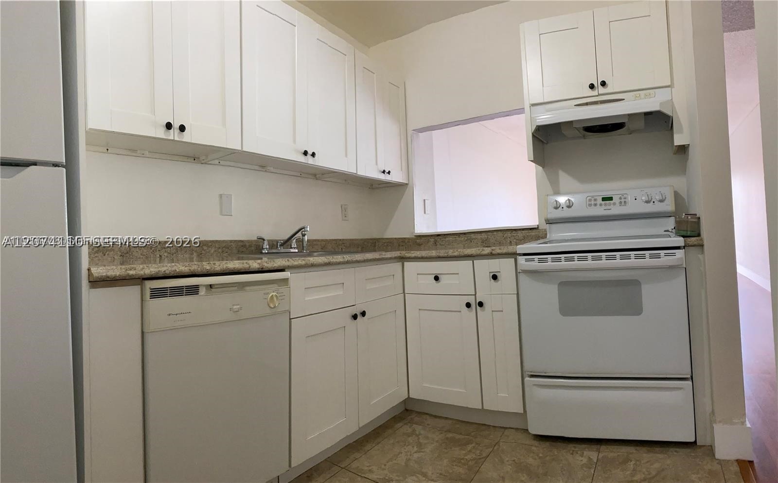 7900 Camino Cir #403, Miami FL 33143