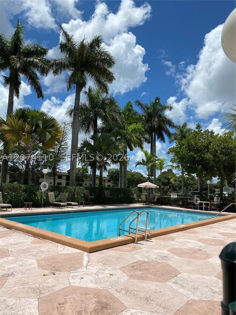 7900 Camino Cir #403, Miami FL 33143