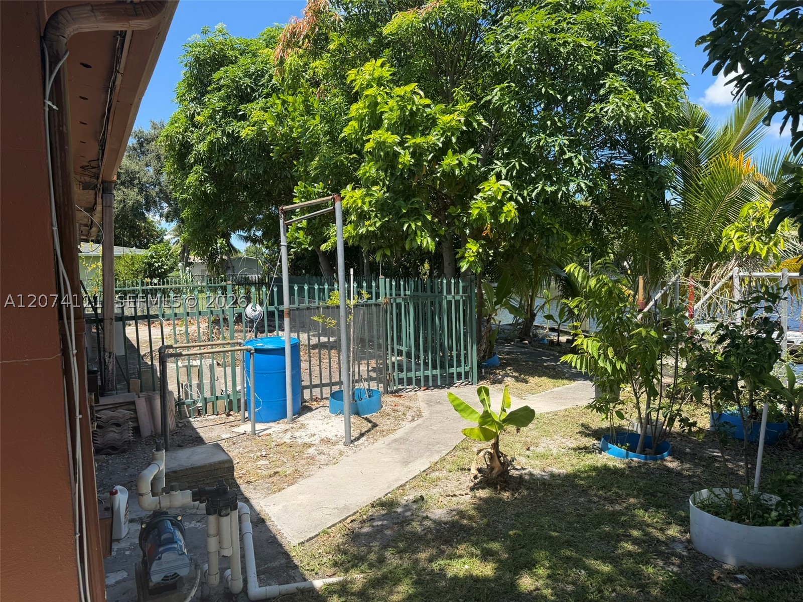 3970 NW 50th Ave, Lauderdale Lakes FL 33319
