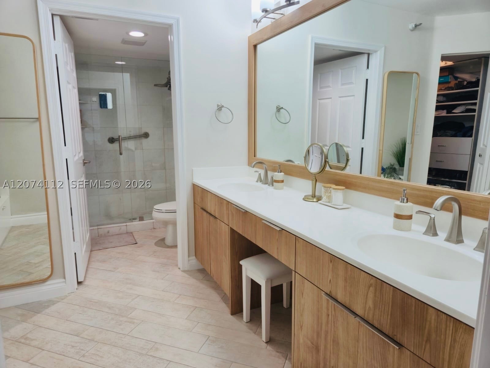 3530 Mystic Pointe Dr #2215, Aventura FL 33180