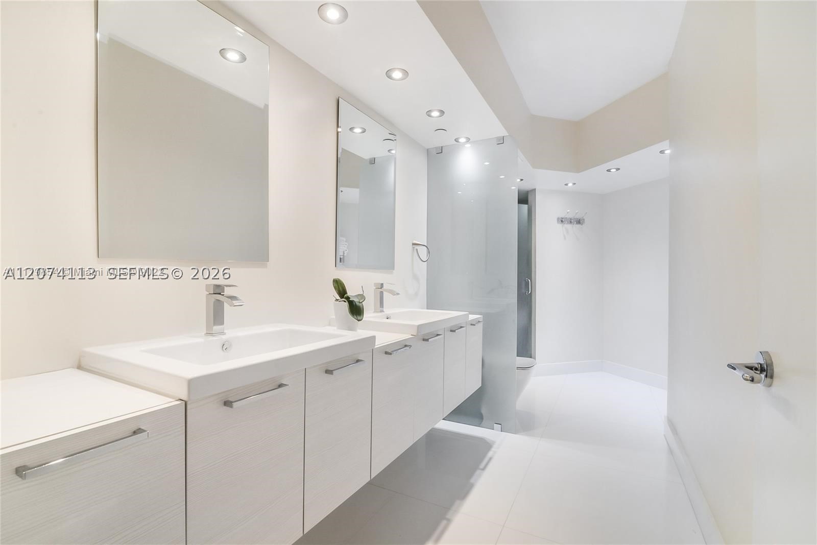 19900 E Country Club Dr #620, Aventura FL 33180