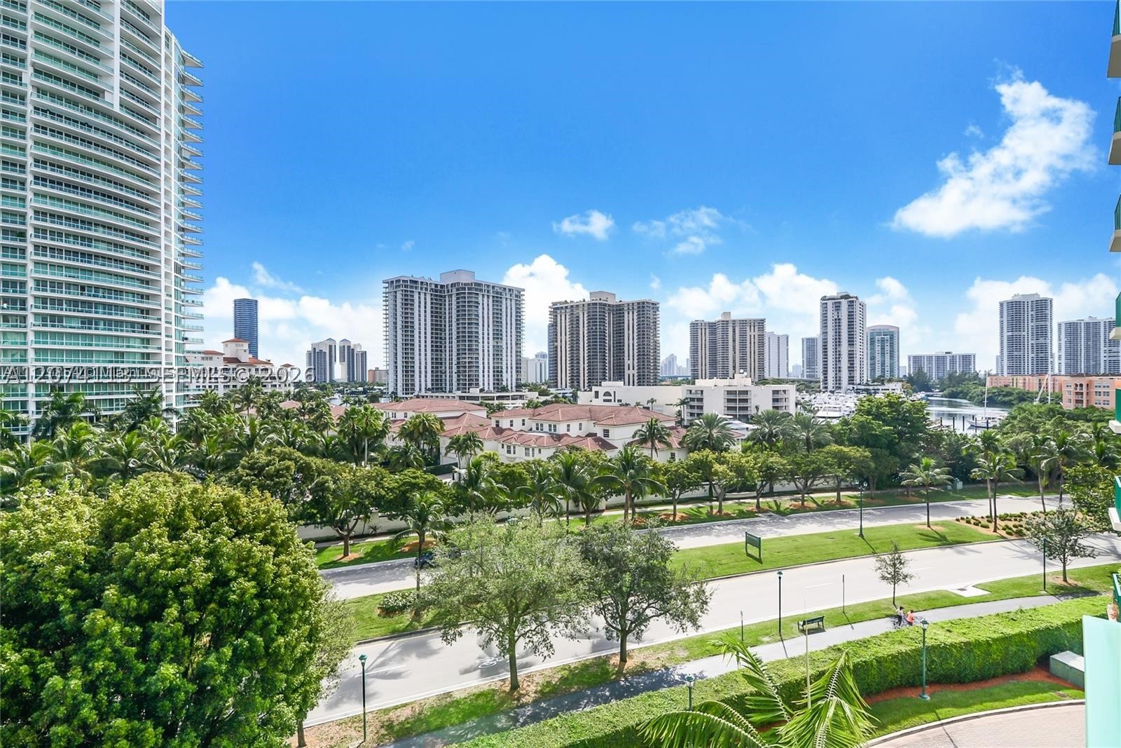 19900 E Country Club Dr #620, Aventura FL 33180