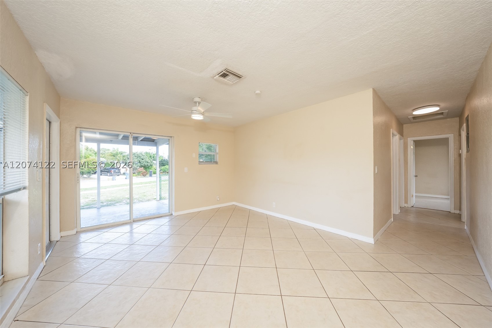 900 W Bloxham St, Lantana FL 33462
