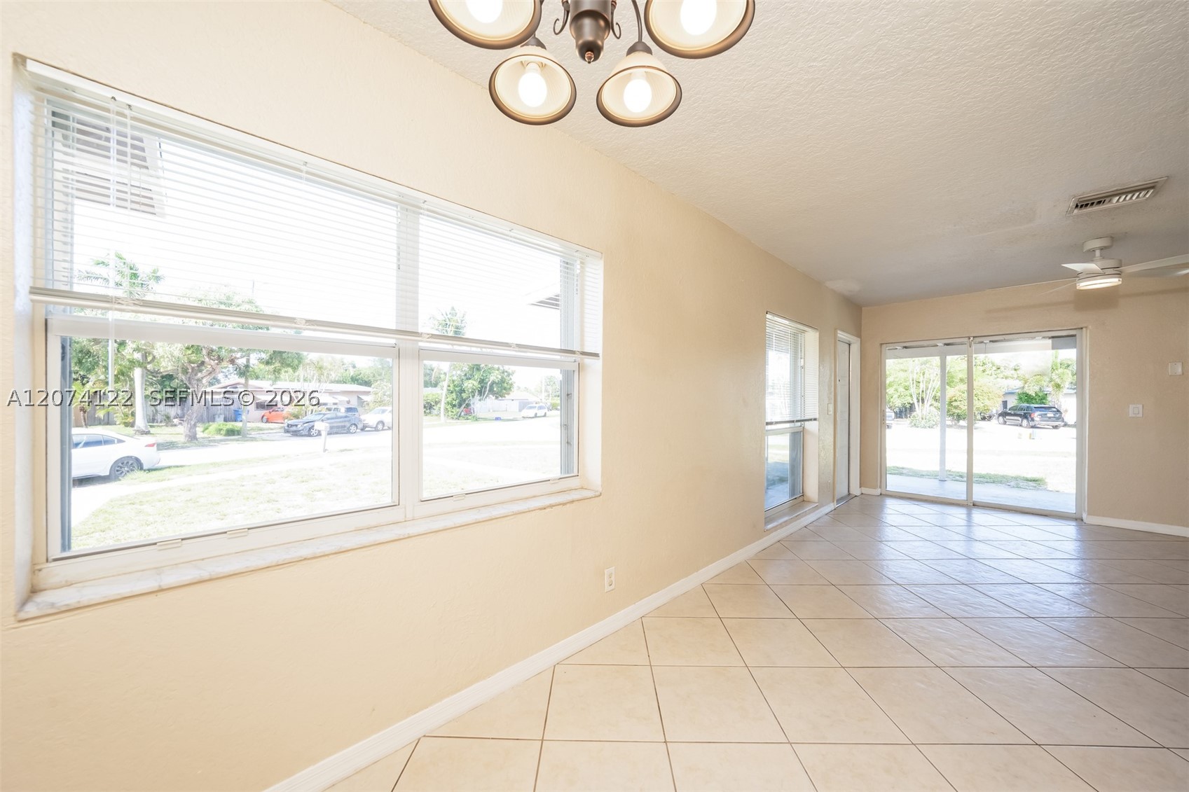 900 W Bloxham St, Lantana FL 33462