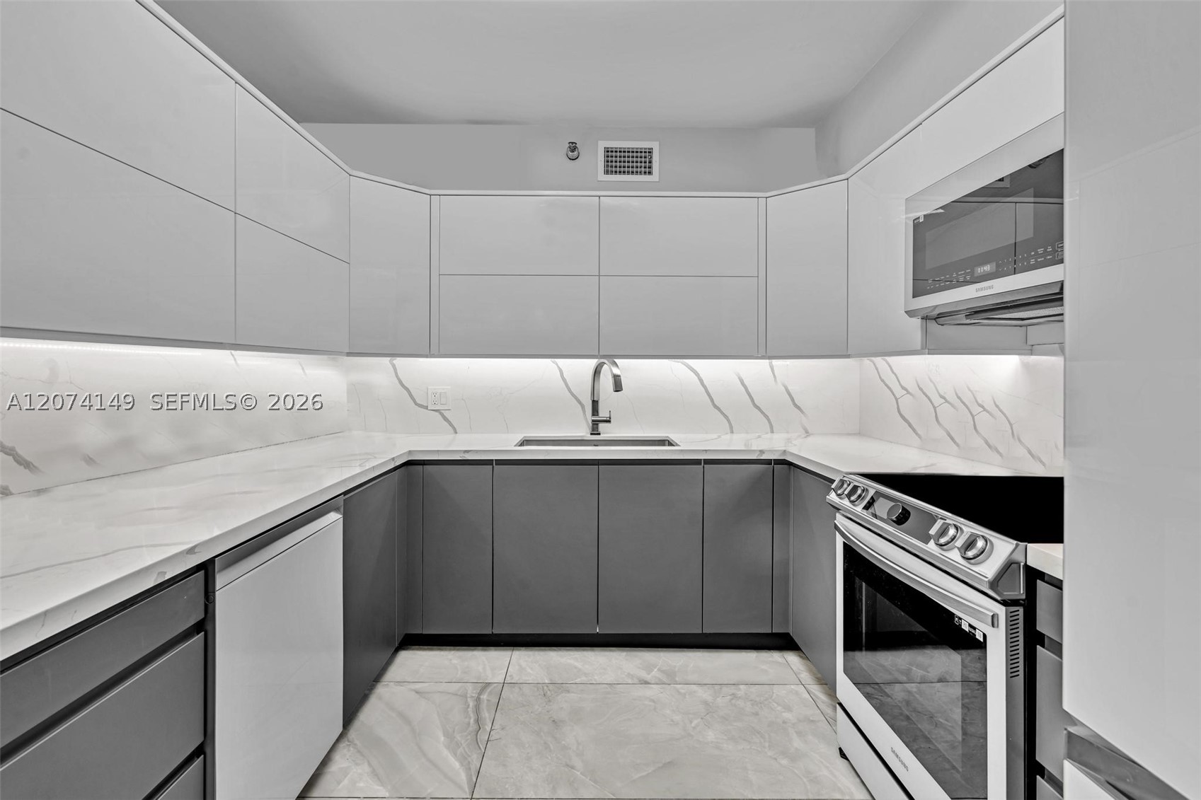 3530 Mystic Pointe Dr #411, Aventura FL 33180