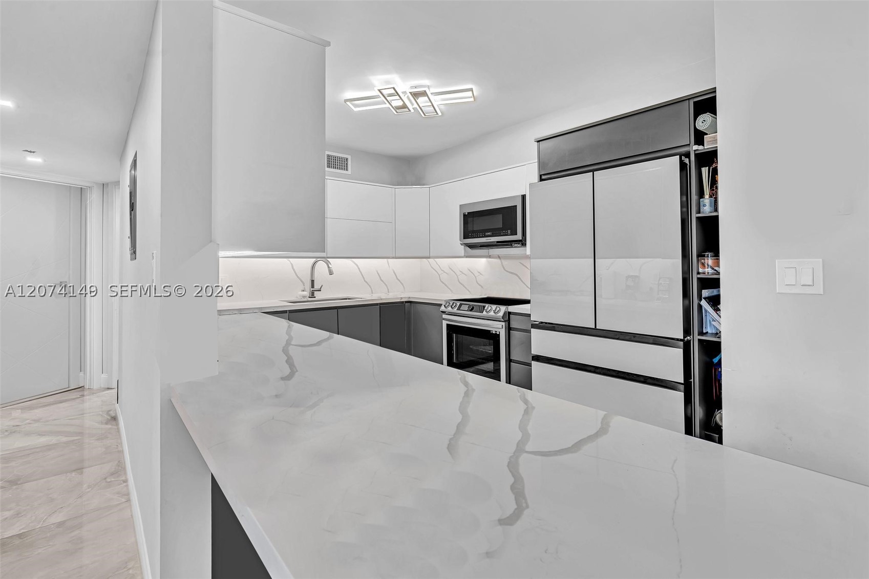 3530 Mystic Pointe Dr #411, Aventura FL 33180