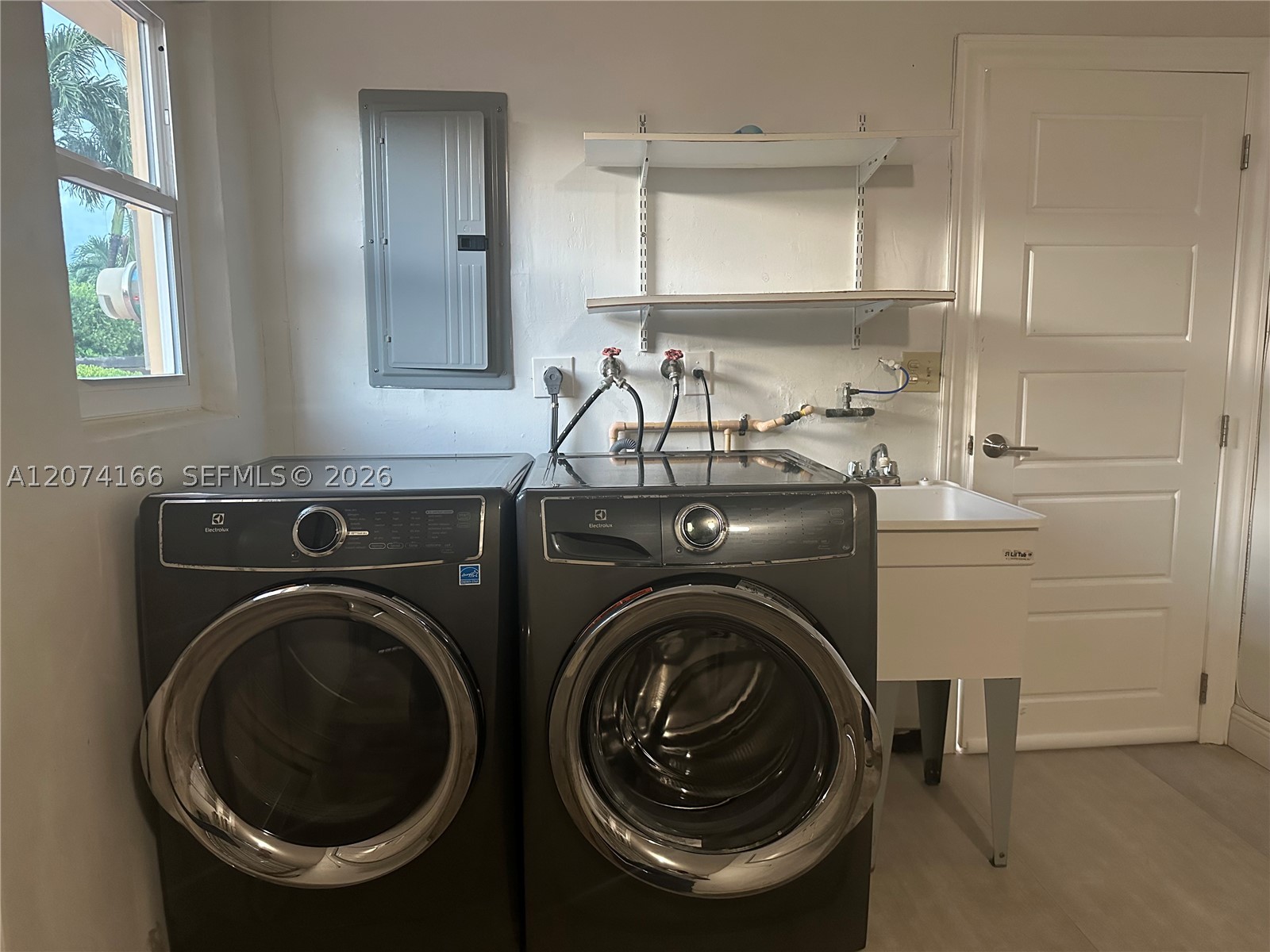 9461 SW 62nd St, Miami FL 33173