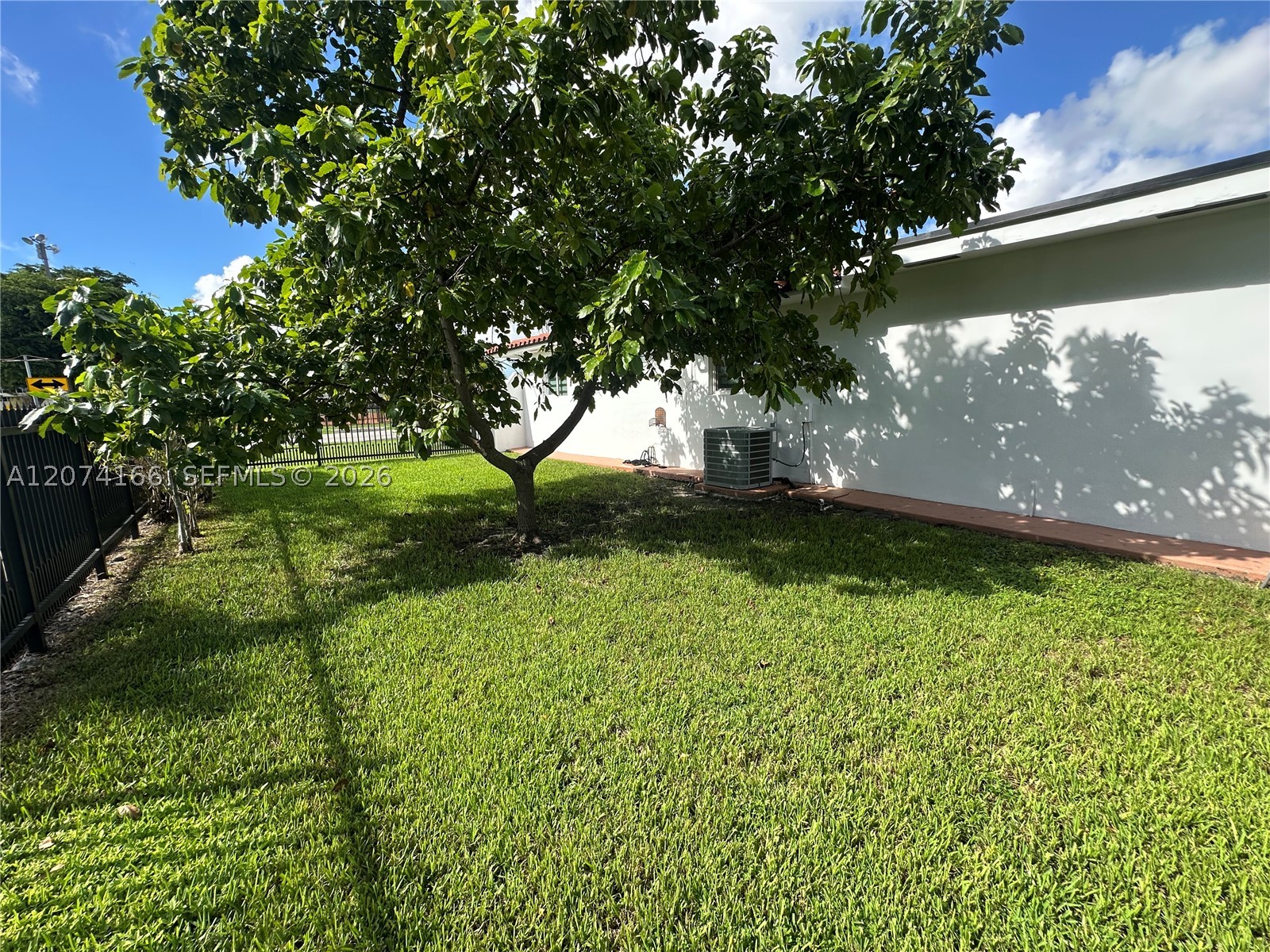 9461 SW 62nd St, Miami FL 33173
