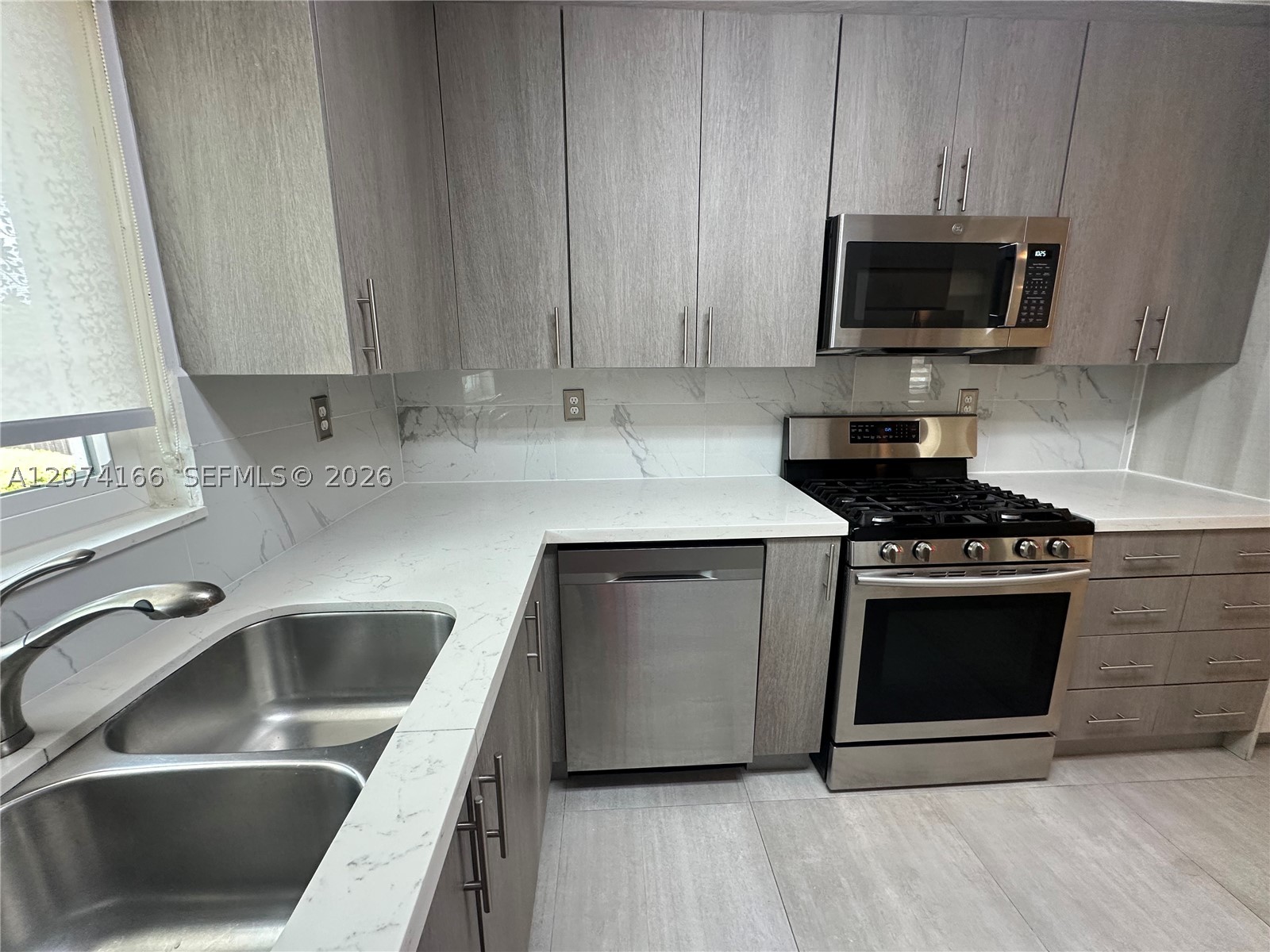 9461 SW 62nd St, Miami FL 33173