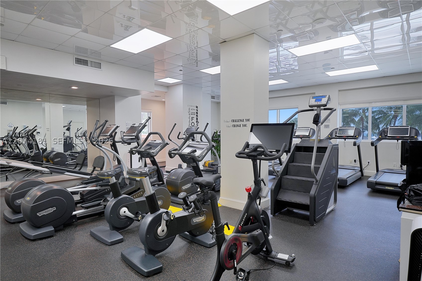 4775 Collins Ave #2208, Miami Beach FL 33140