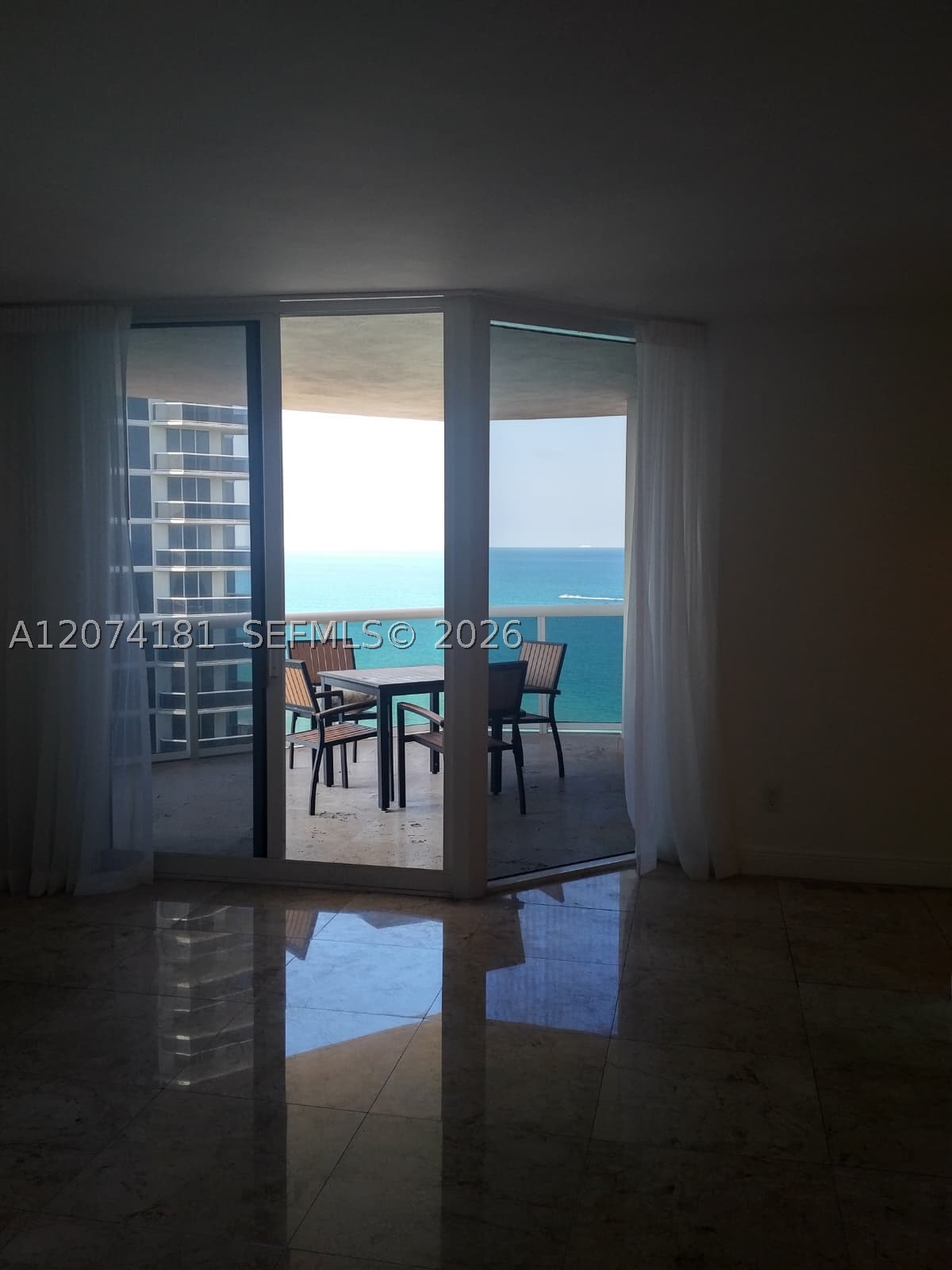 4775 Collins Ave #2208, Miami Beach FL 33140