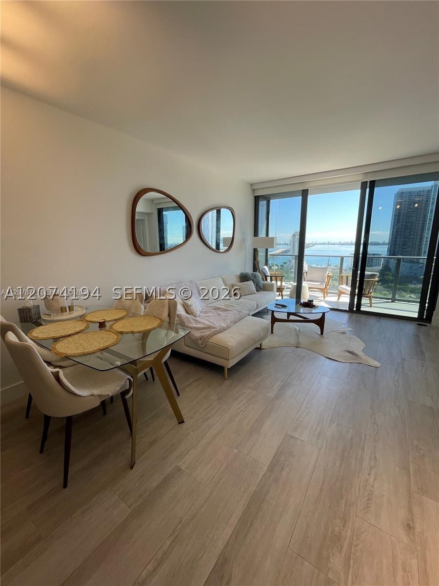 121 NE 34th St #2005, Miami FL 33137