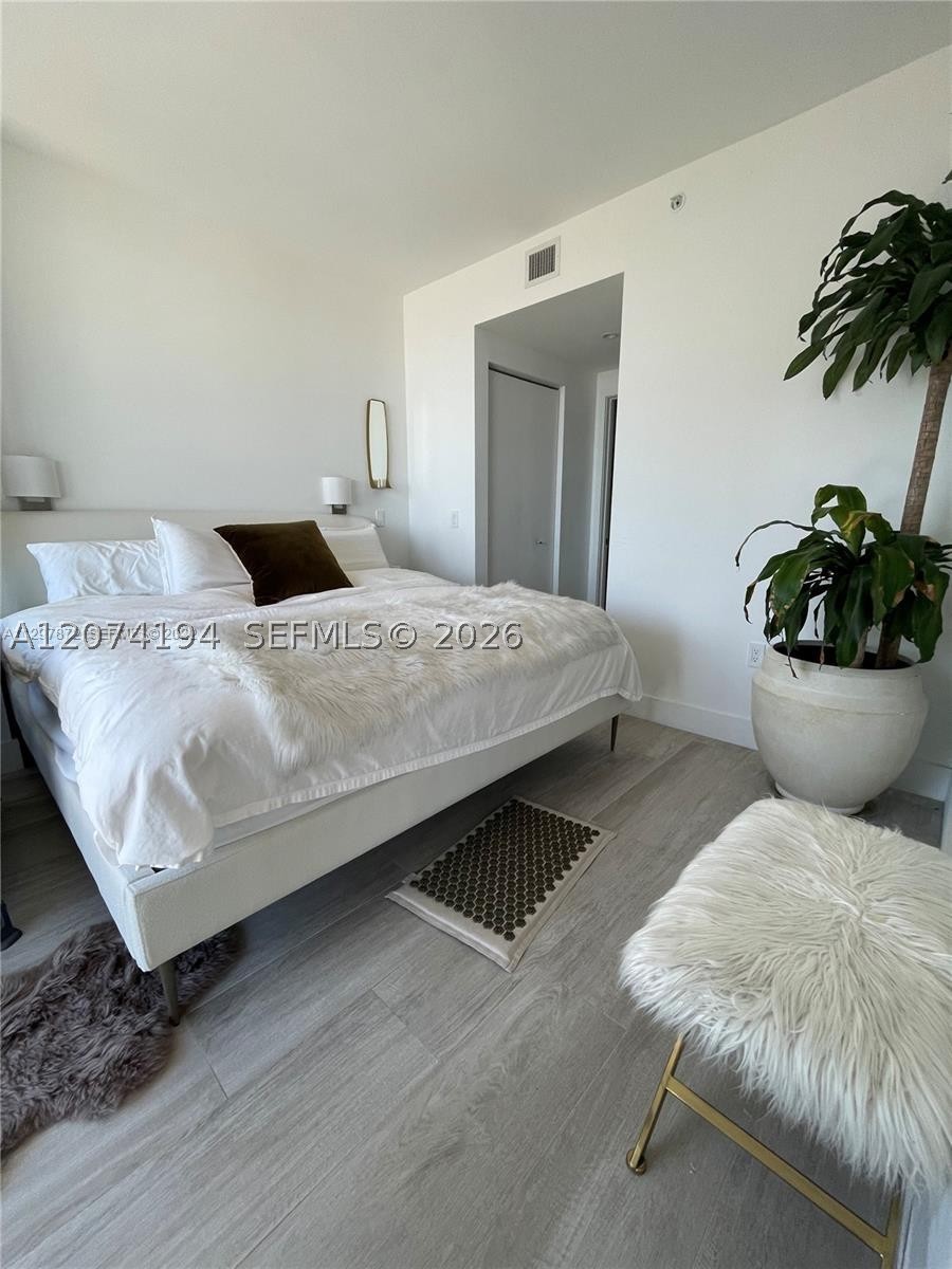 121 NE 34th St #2005, Miami FL 33137