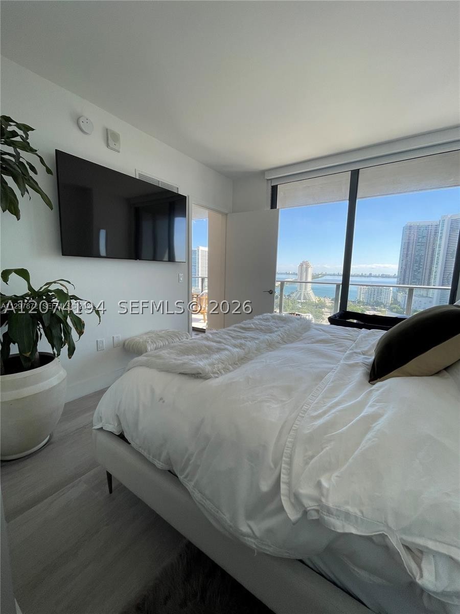 121 NE 34th St #2005, Miami FL 33137