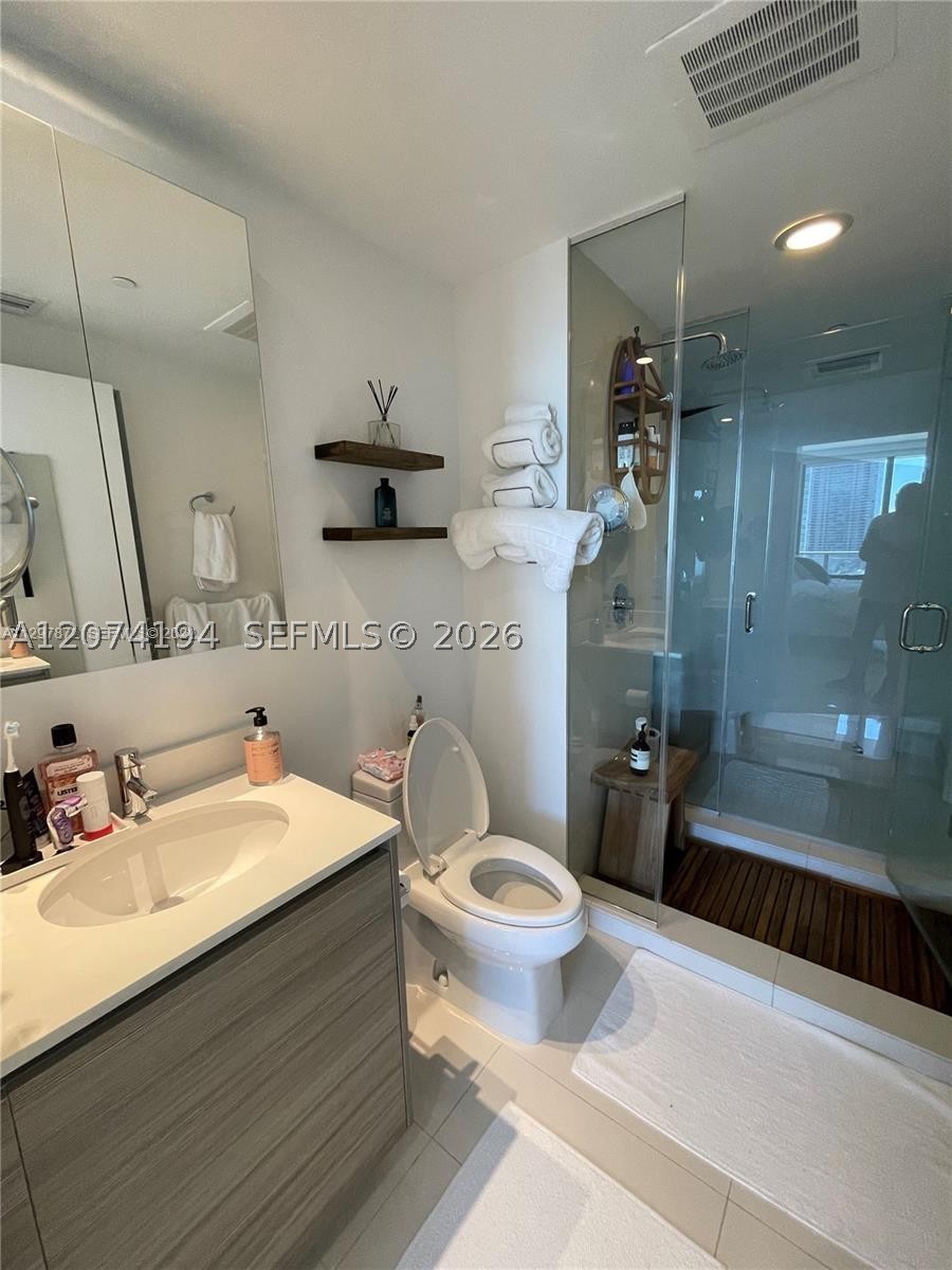 121 NE 34th St #2005, Miami FL 33137