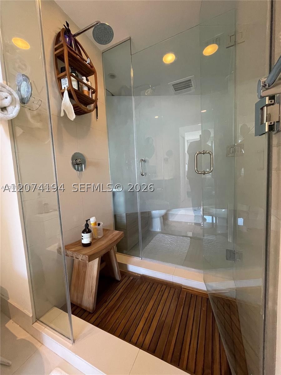 121 NE 34th St #2005, Miami FL 33137