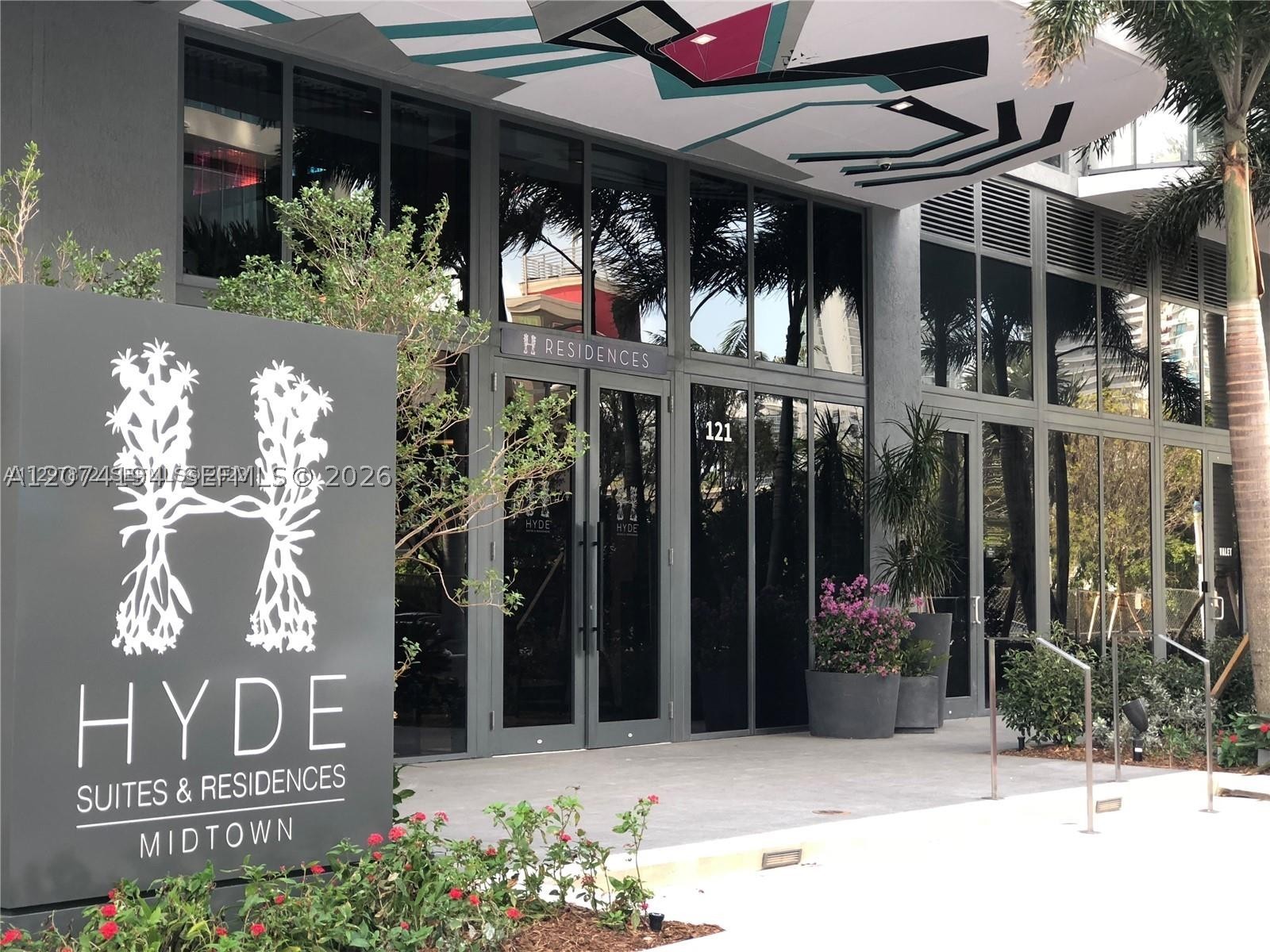 121 NE 34th St #2005, Miami FL 33137