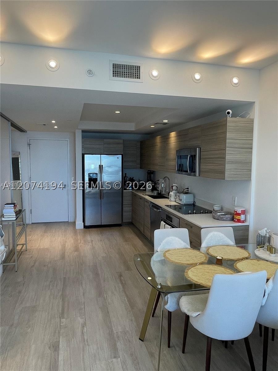 121 NE 34th St #2005, Miami FL 33137