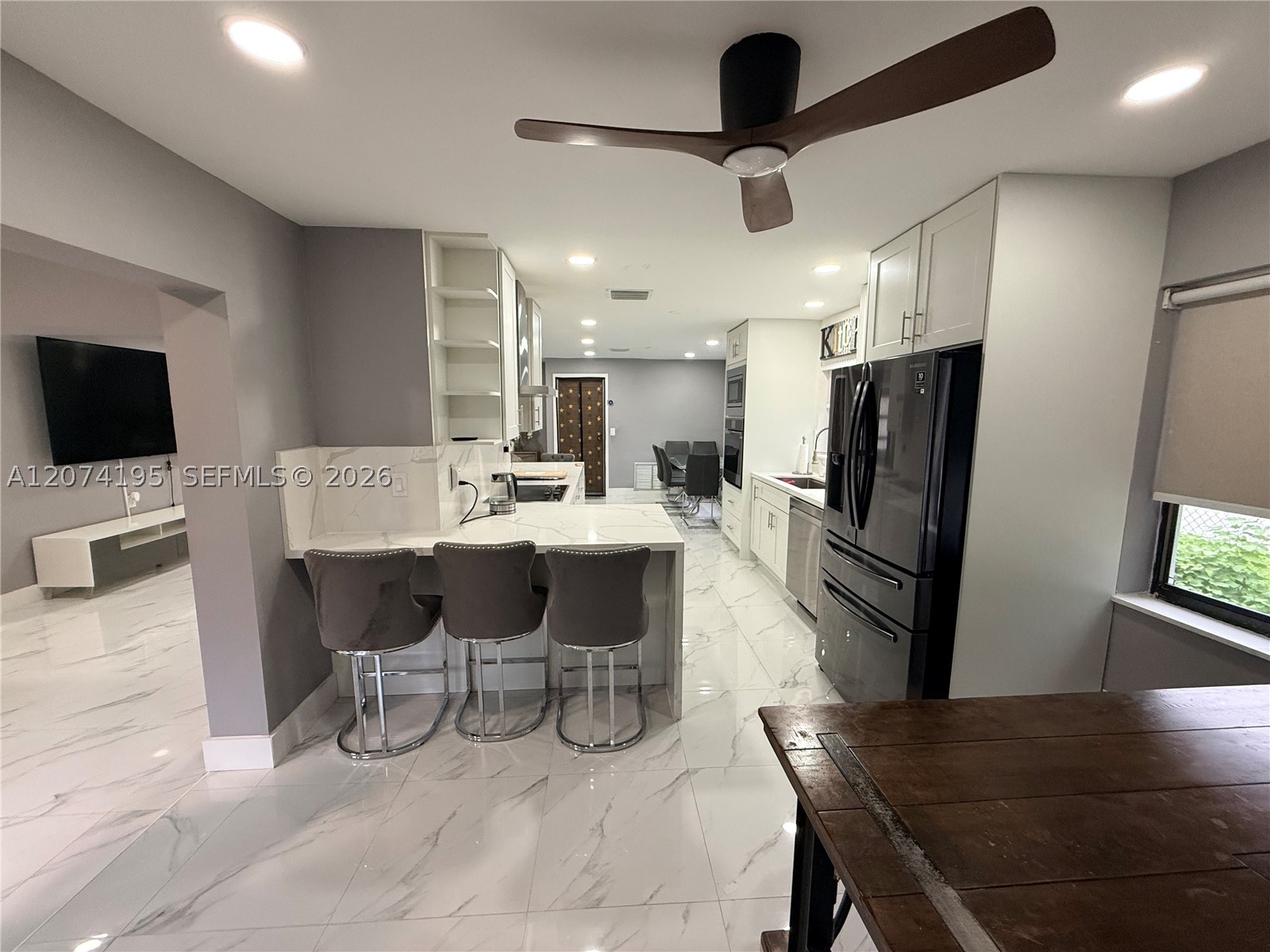6710 SW 10th Ct, North Lauderdale FL 33068