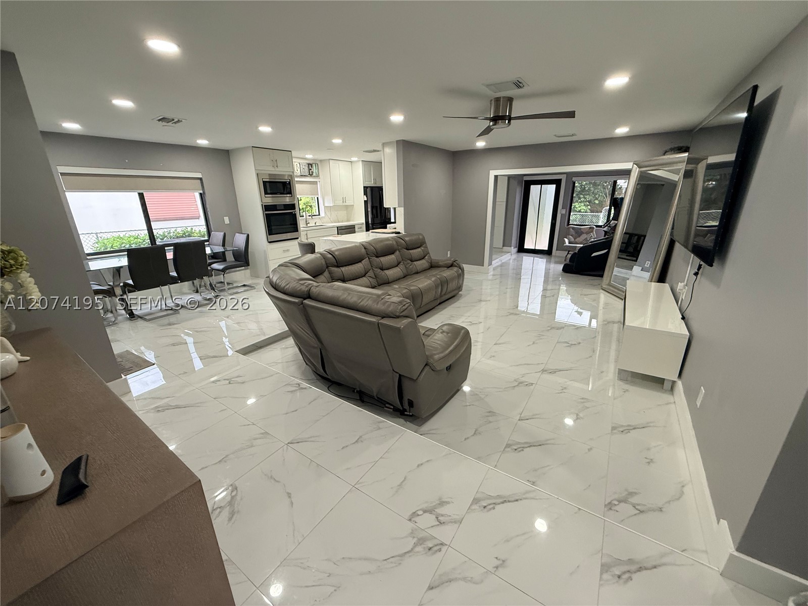 6710 SW 10th Ct, North Lauderdale FL 33068