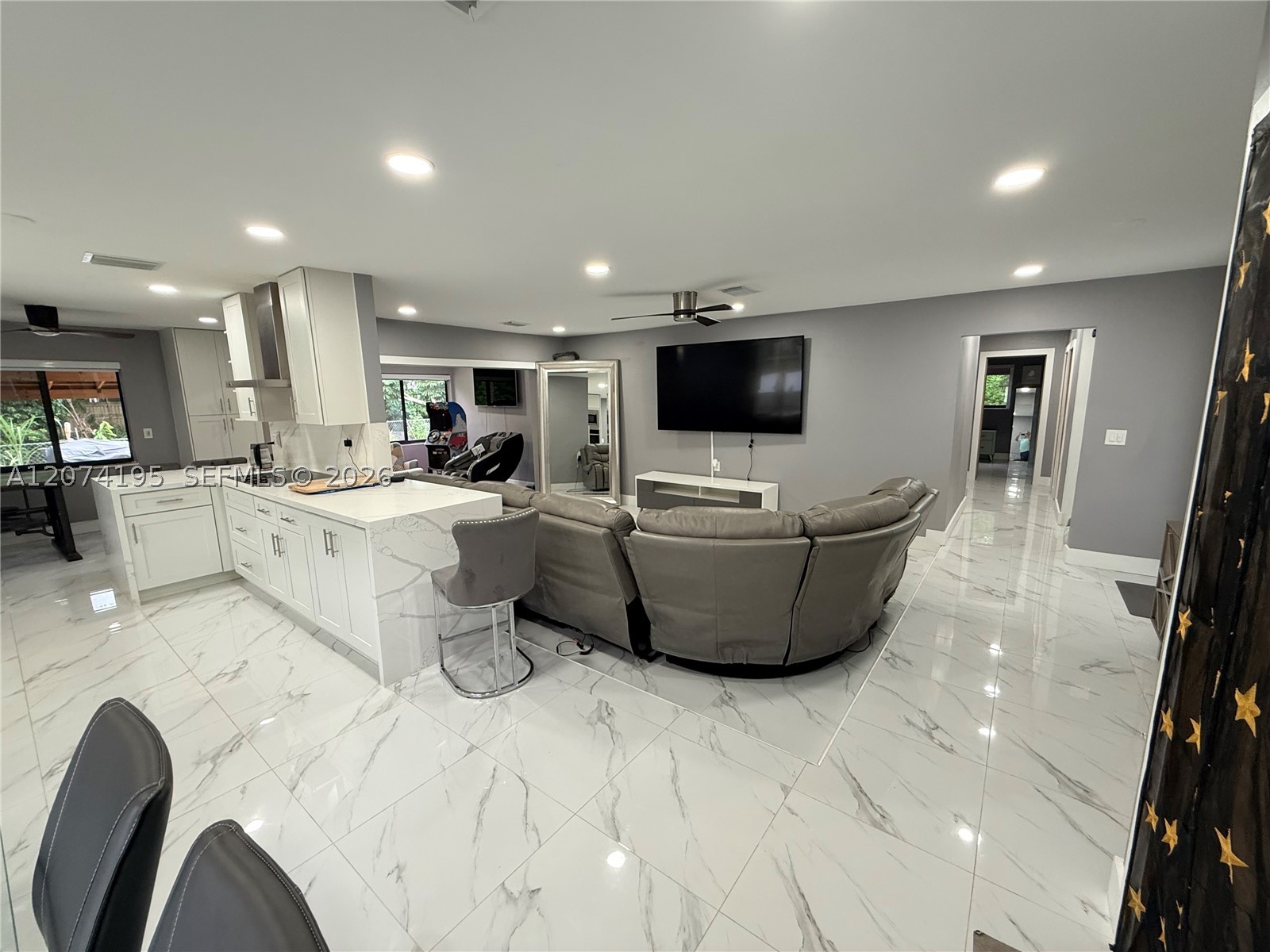 6710 SW 10th Ct, North Lauderdale FL 33068