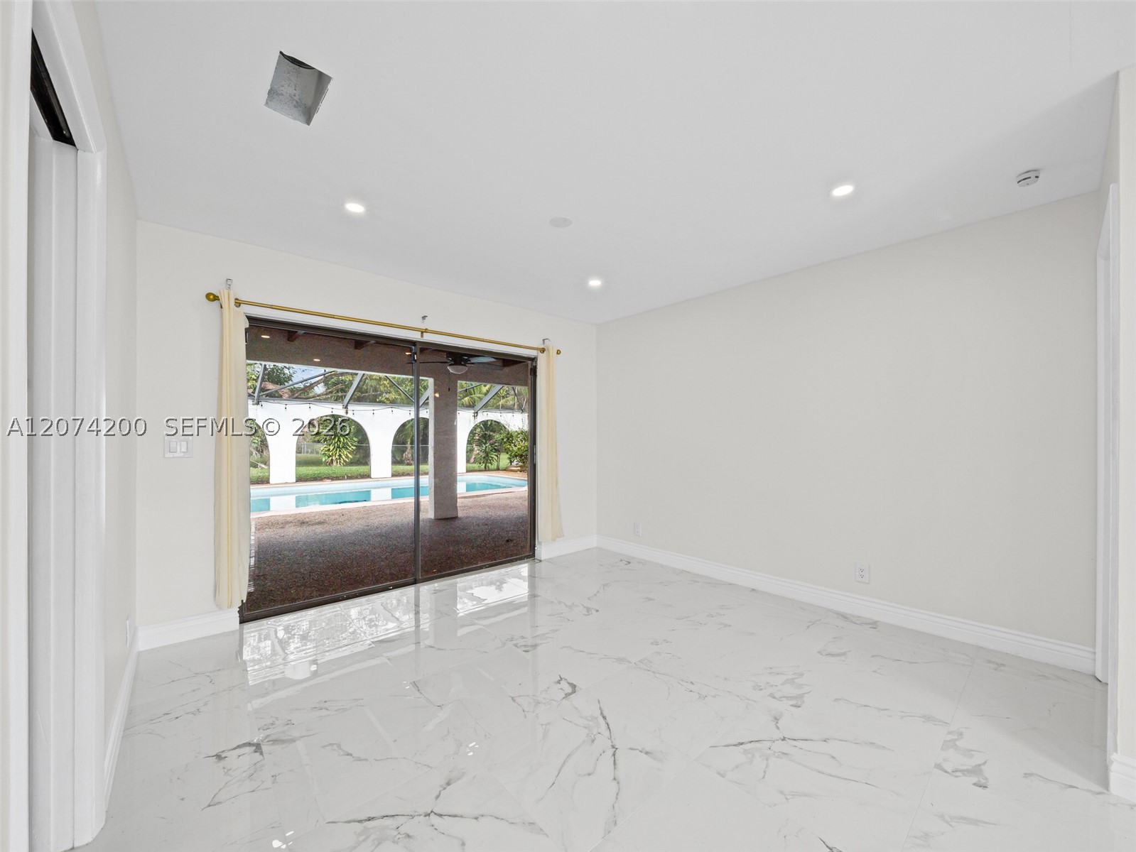 10251 NW 39th Ct, Coral Springs FL 33065