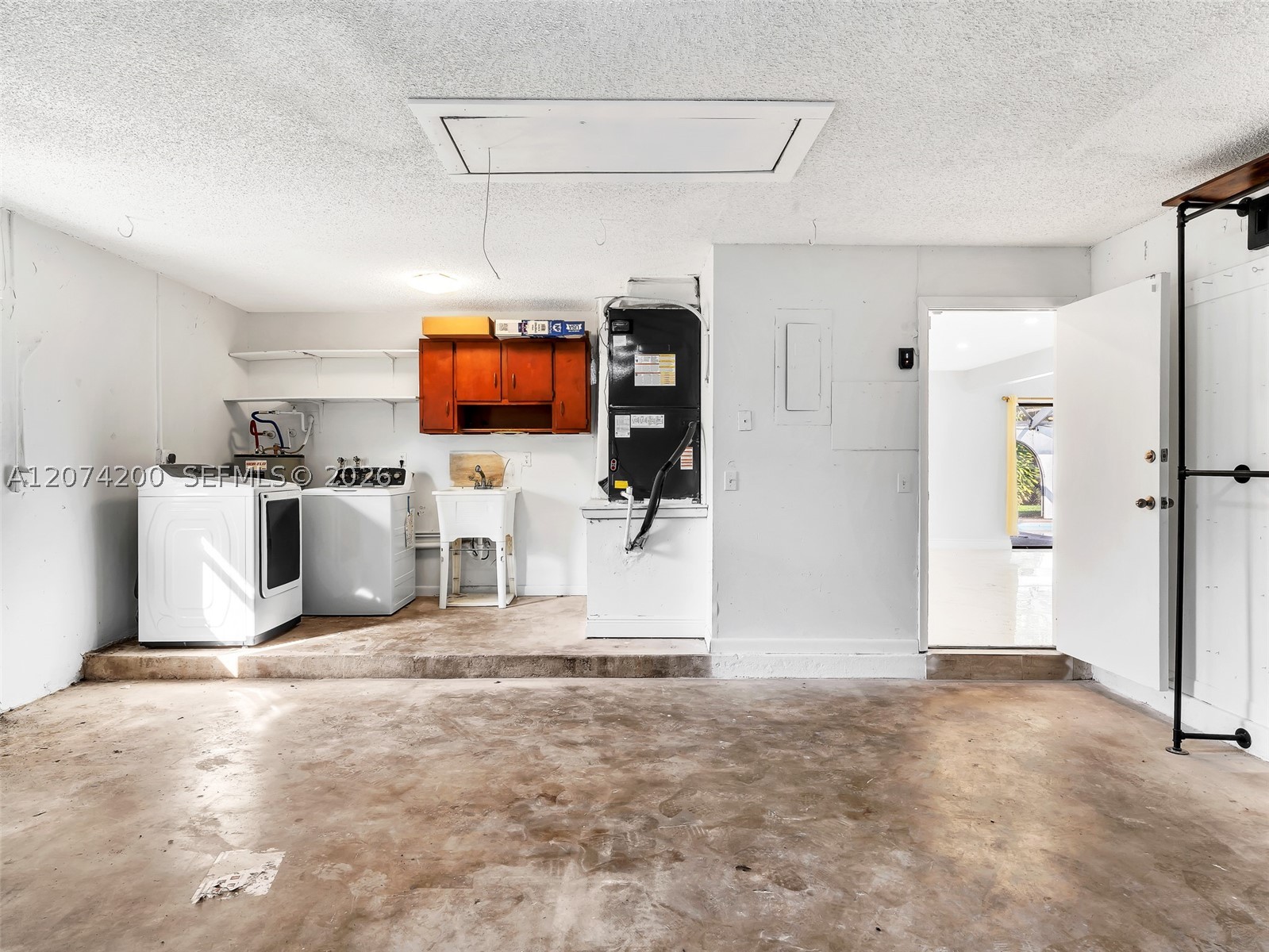 10251 NW 39th Ct, Coral Springs FL 33065
