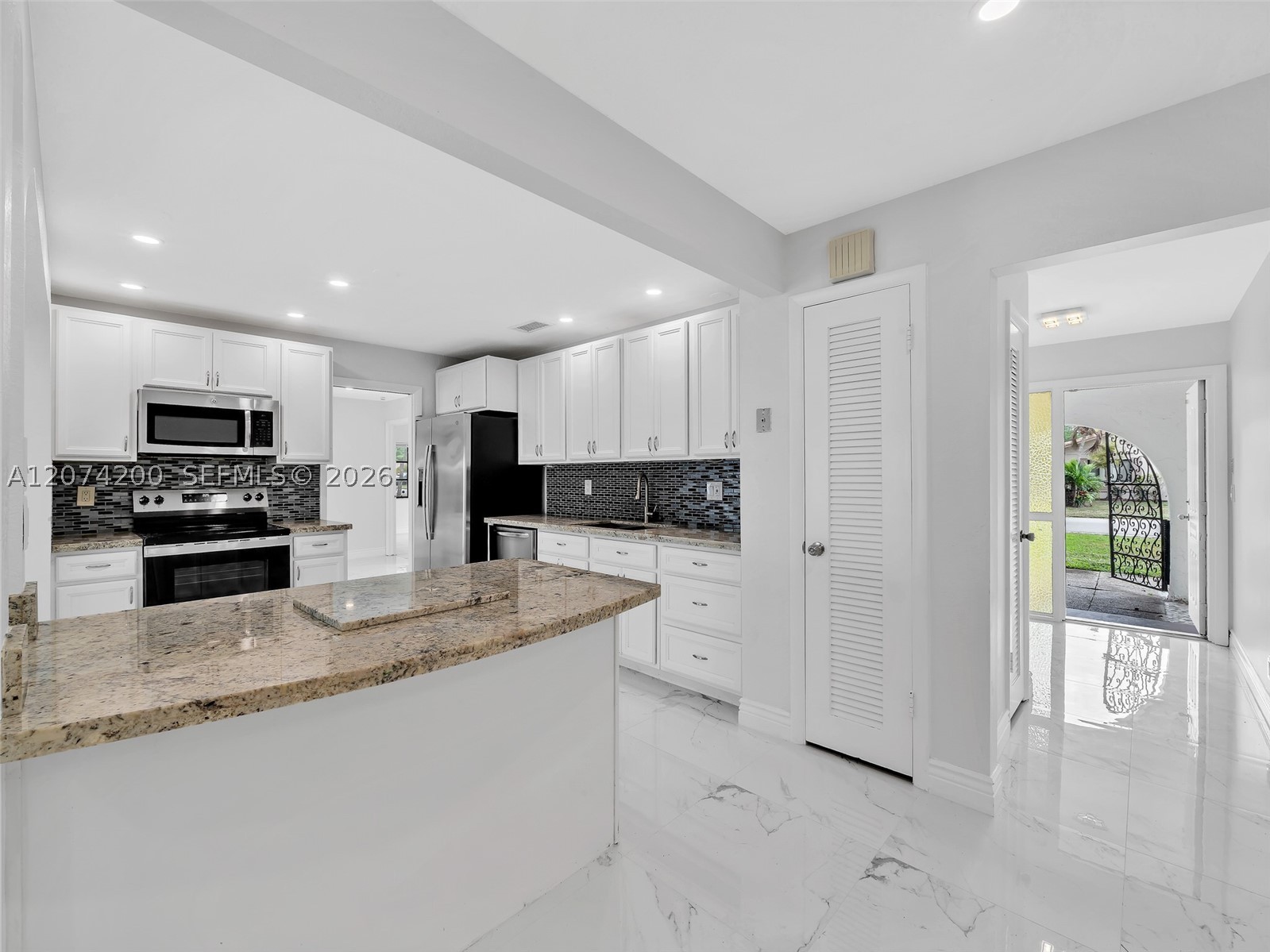 10251 NW 39th Ct, Coral Springs FL 33065