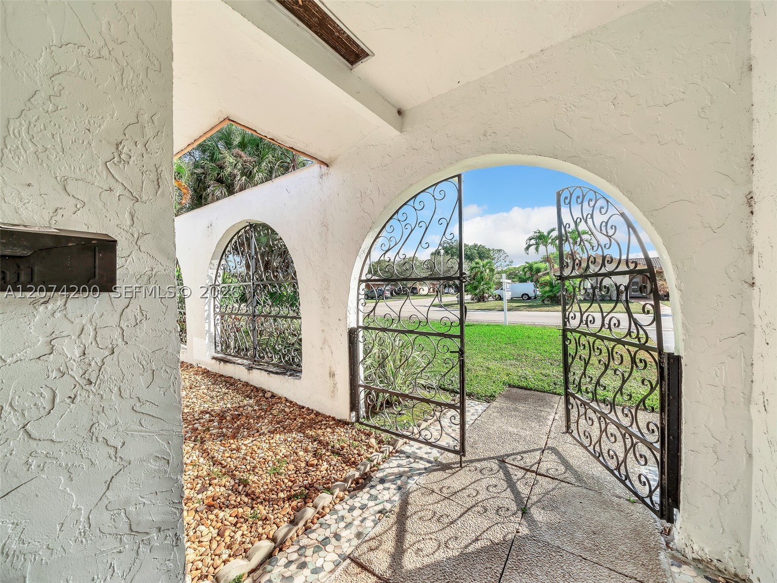 10251 NW 39th Ct, Coral Springs FL 33065