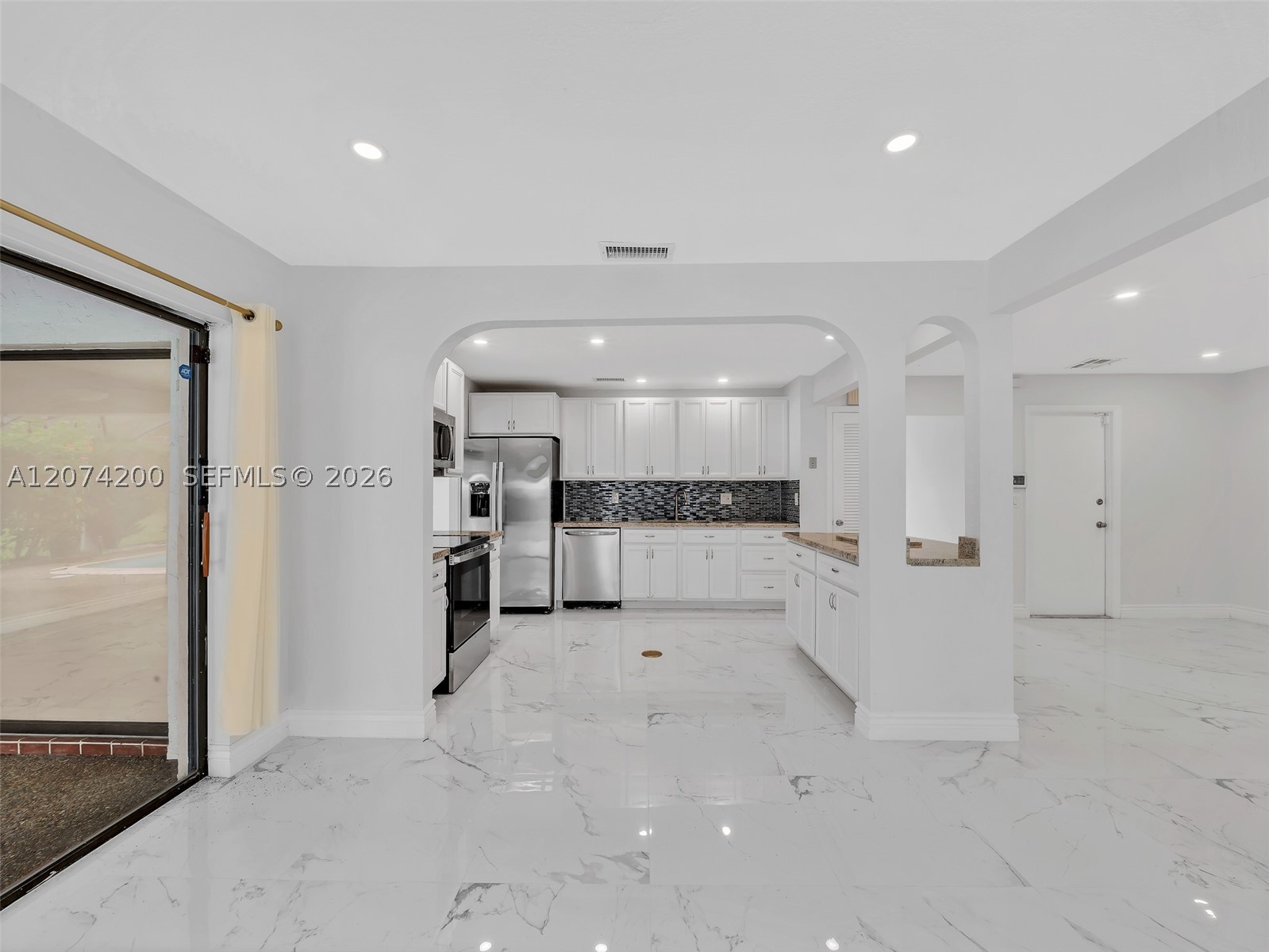 10251 NW 39th Ct, Coral Springs FL 33065