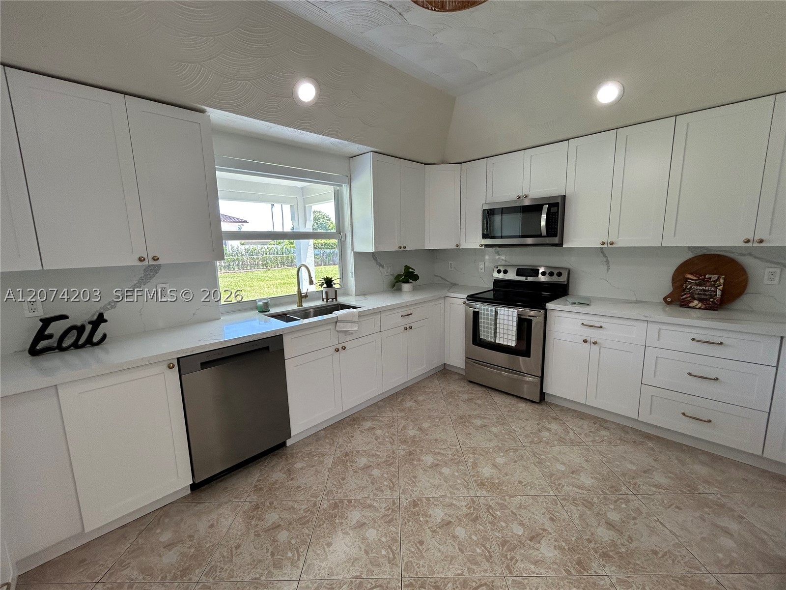 6611 SW 99th Ave, Miami FL 33173