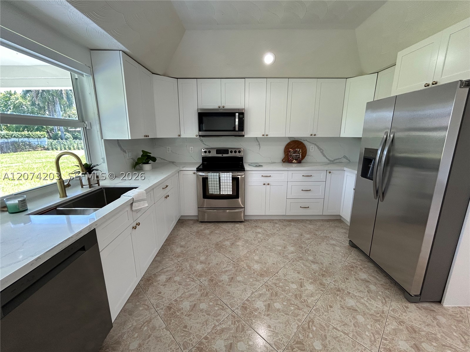 6611 SW 99th Ave, Miami FL 33173
