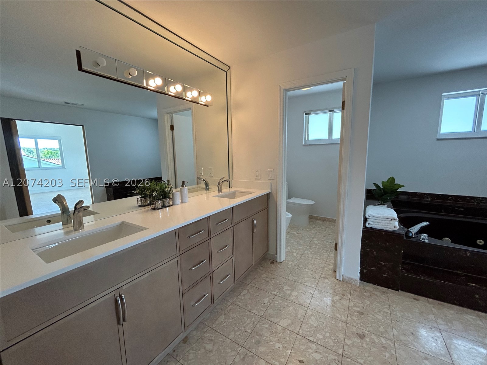 6611 SW 99th Ave, Miami FL 33173