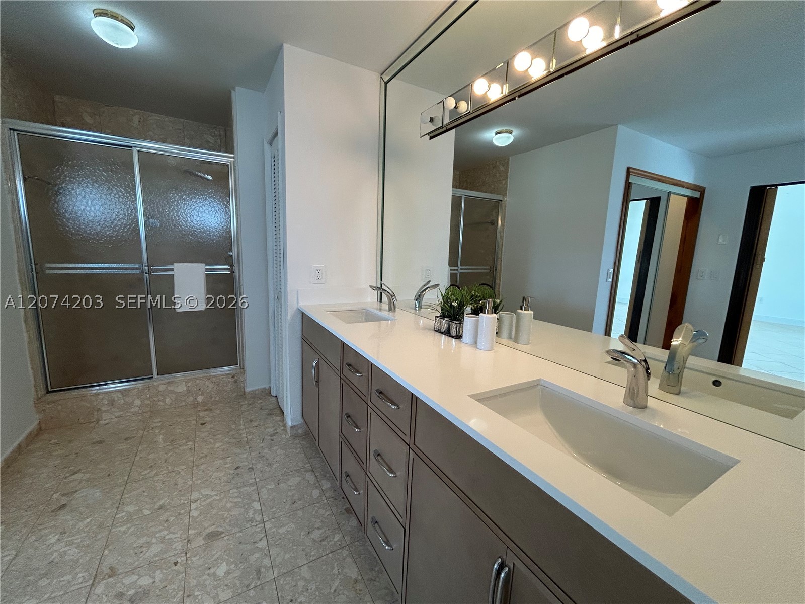 6611 SW 99th Ave, Miami FL 33173