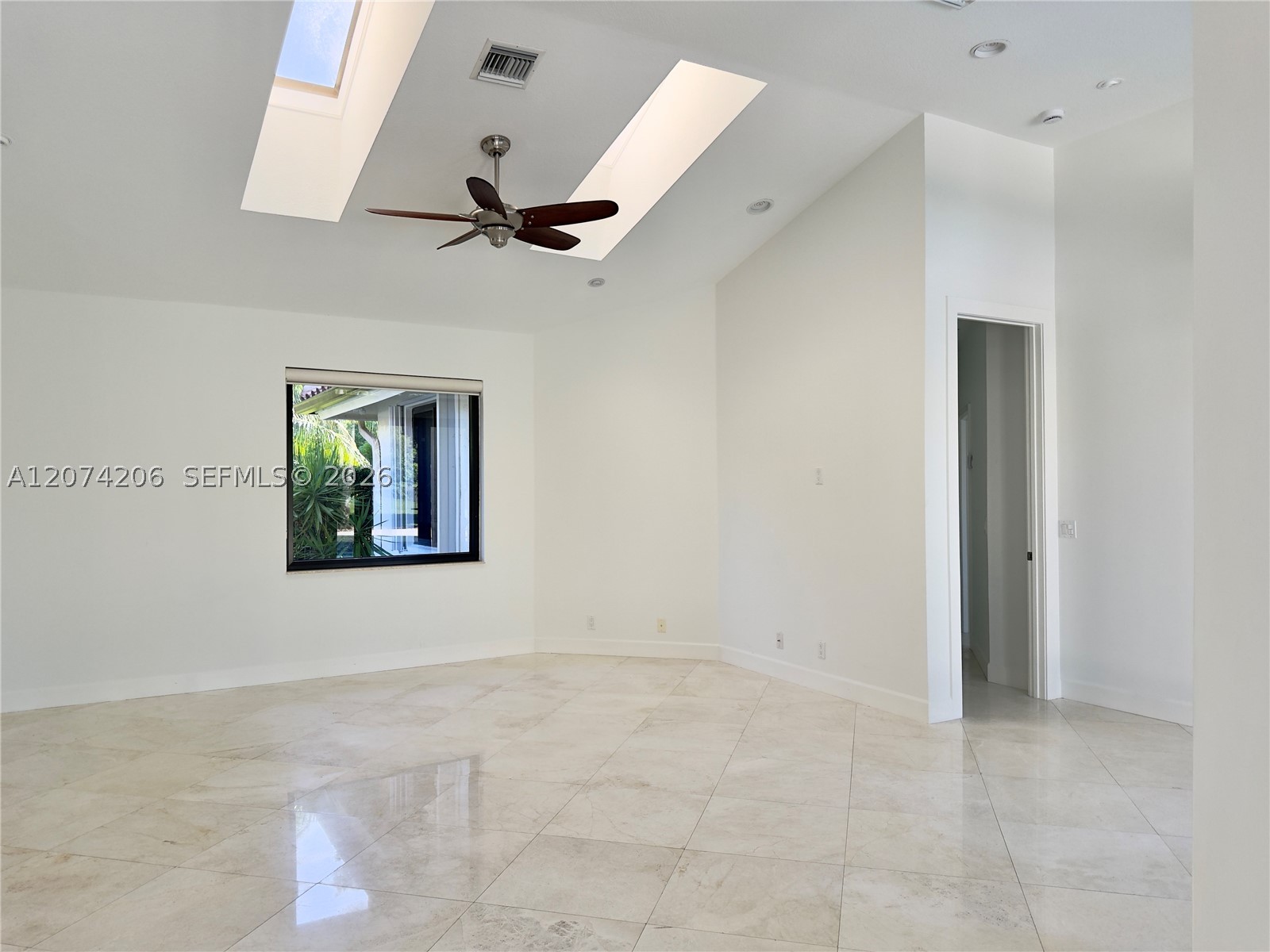2880 Windmill Ranch Rd, Weston FL 33331