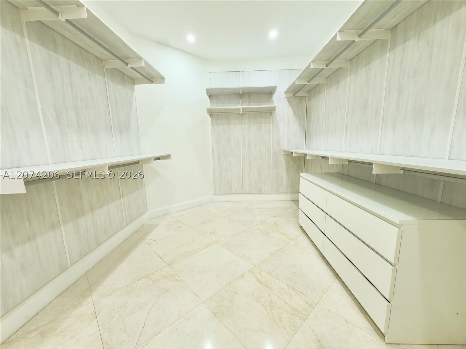 2880 Windmill Ranch Rd, Weston FL 33331