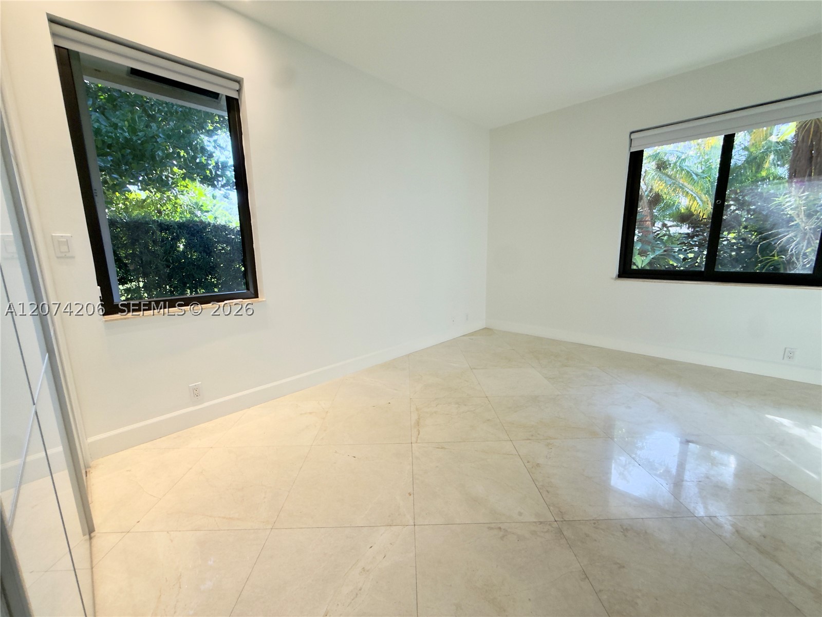 2880 Windmill Ranch Rd, Weston FL 33331
