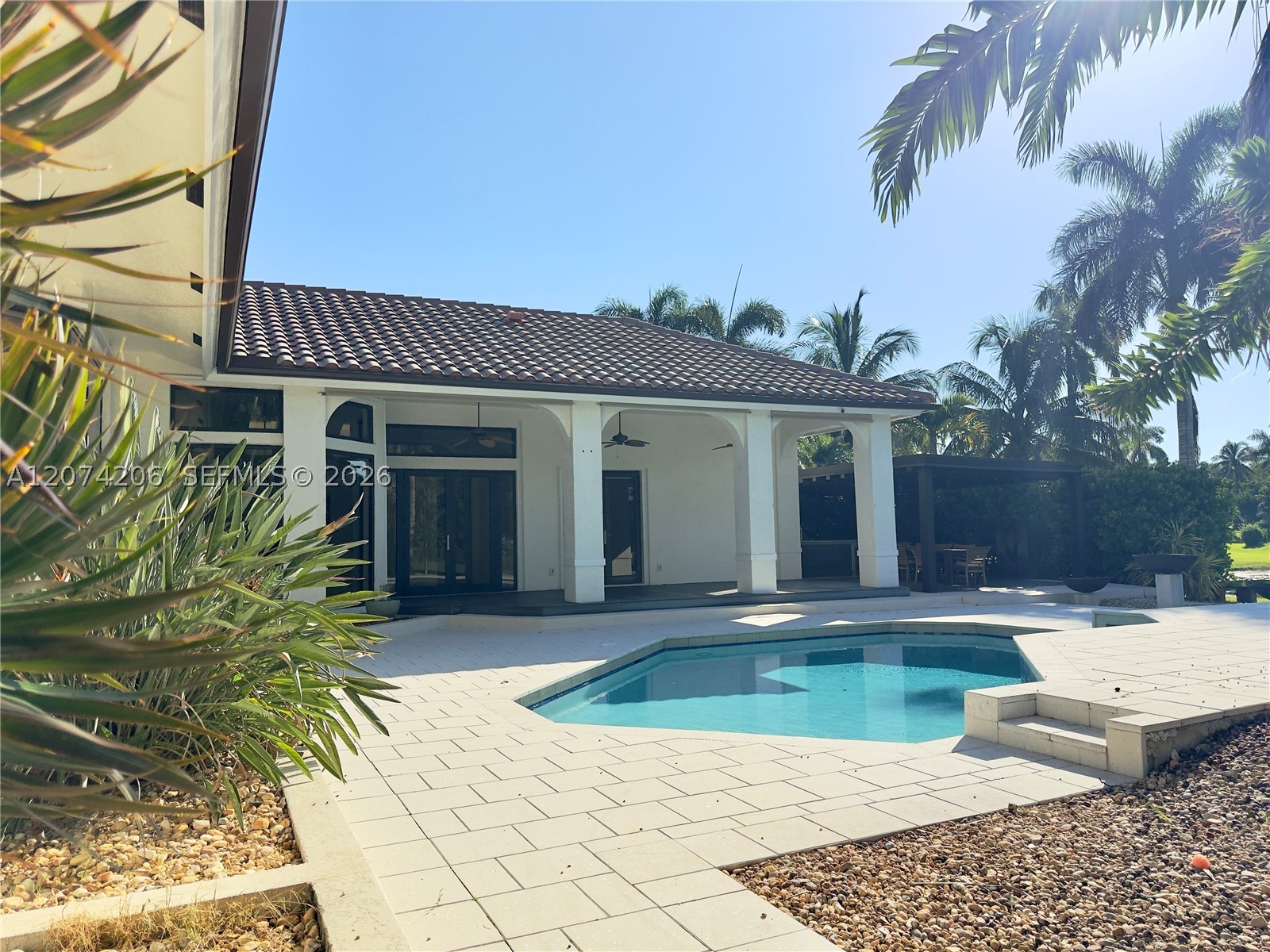 2880 Windmill Ranch Rd, Weston FL 33331