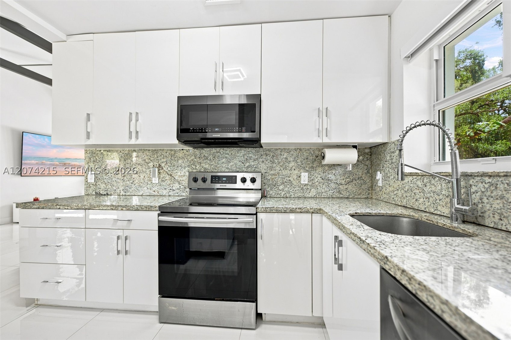 367 NE 86th St, El Portal FL 33138