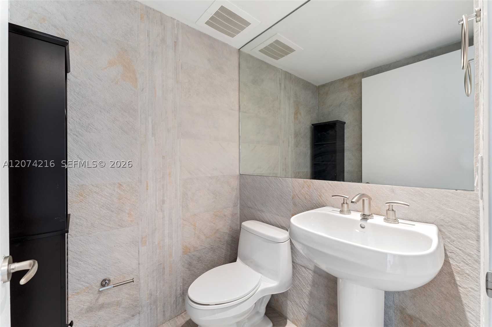 901 Brickell Key Blvd #2801, Miami FL 33131