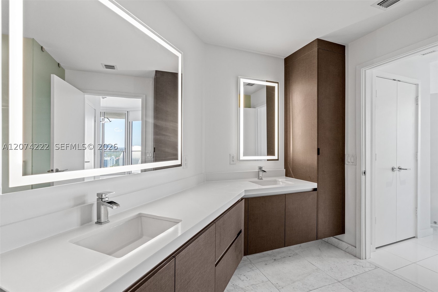 851 NE 1st Ave #1506, Miami FL 33132