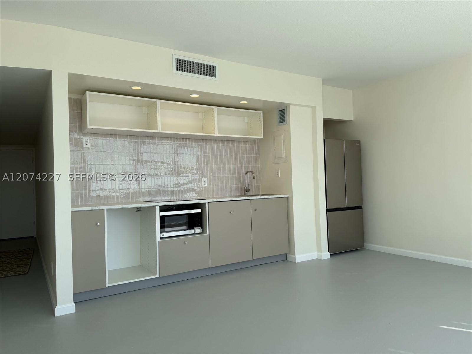 900 Bay Dr #413, Miami Beach FL 33141