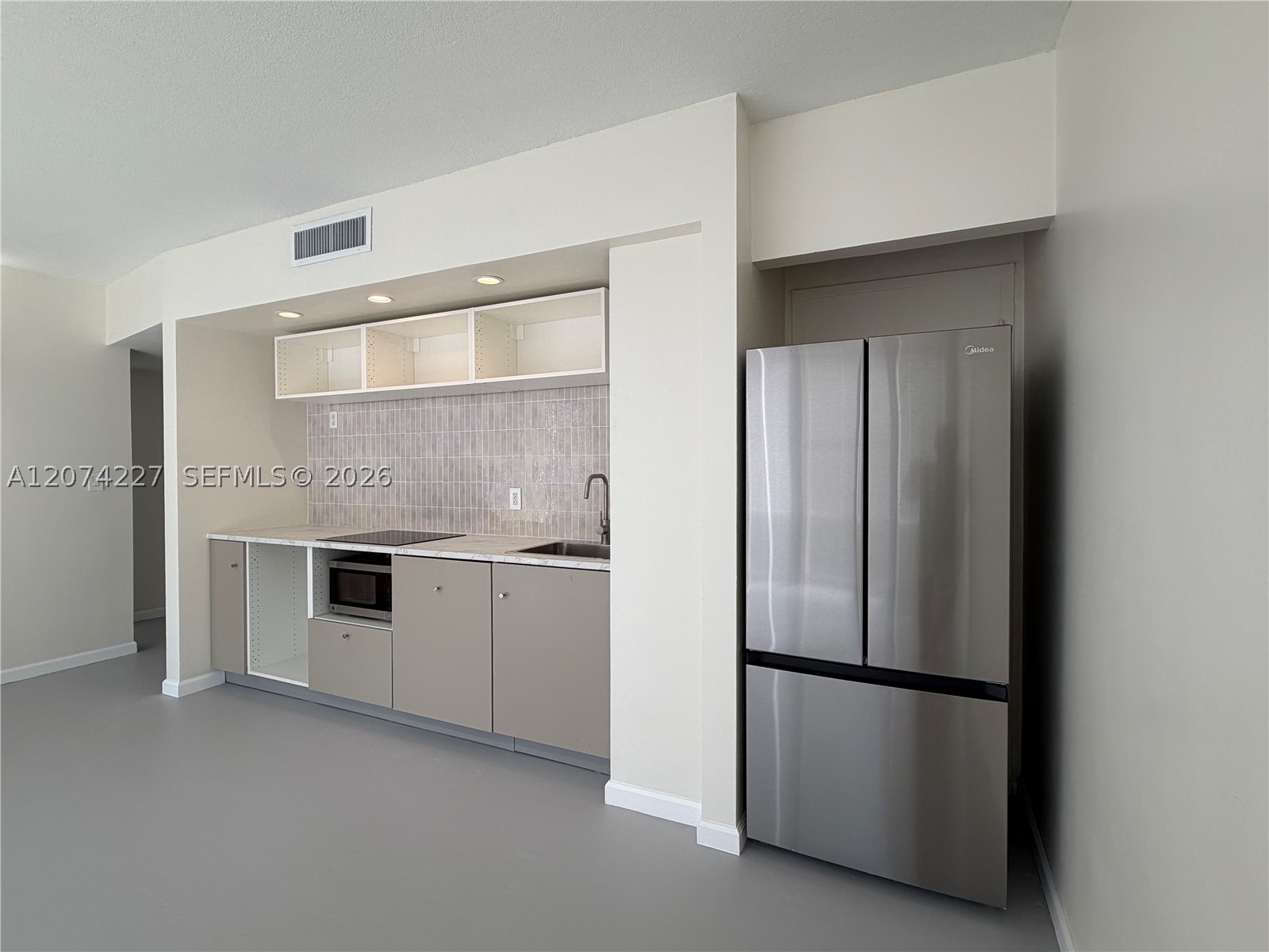 900 Bay Dr #413, Miami Beach FL 33141