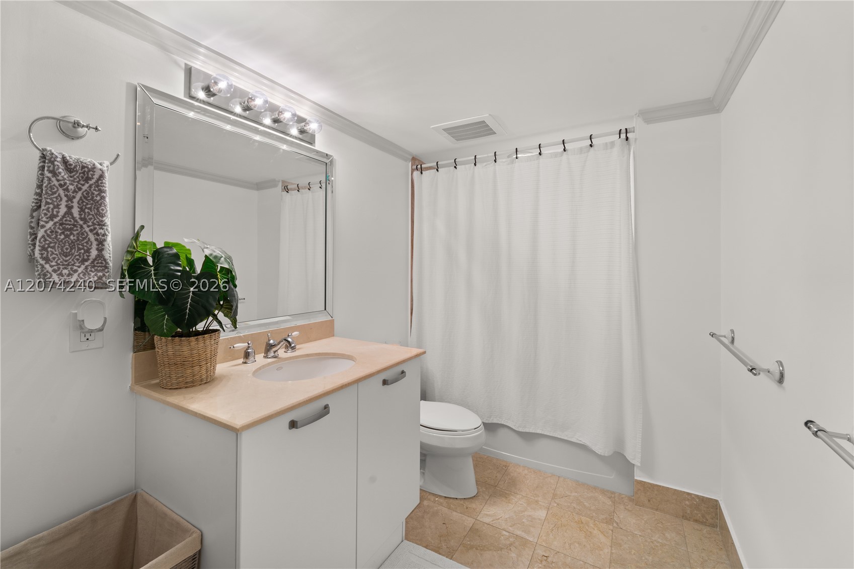 2011 N Ocean Blvd #401, Fort Lauderdale FL 33305