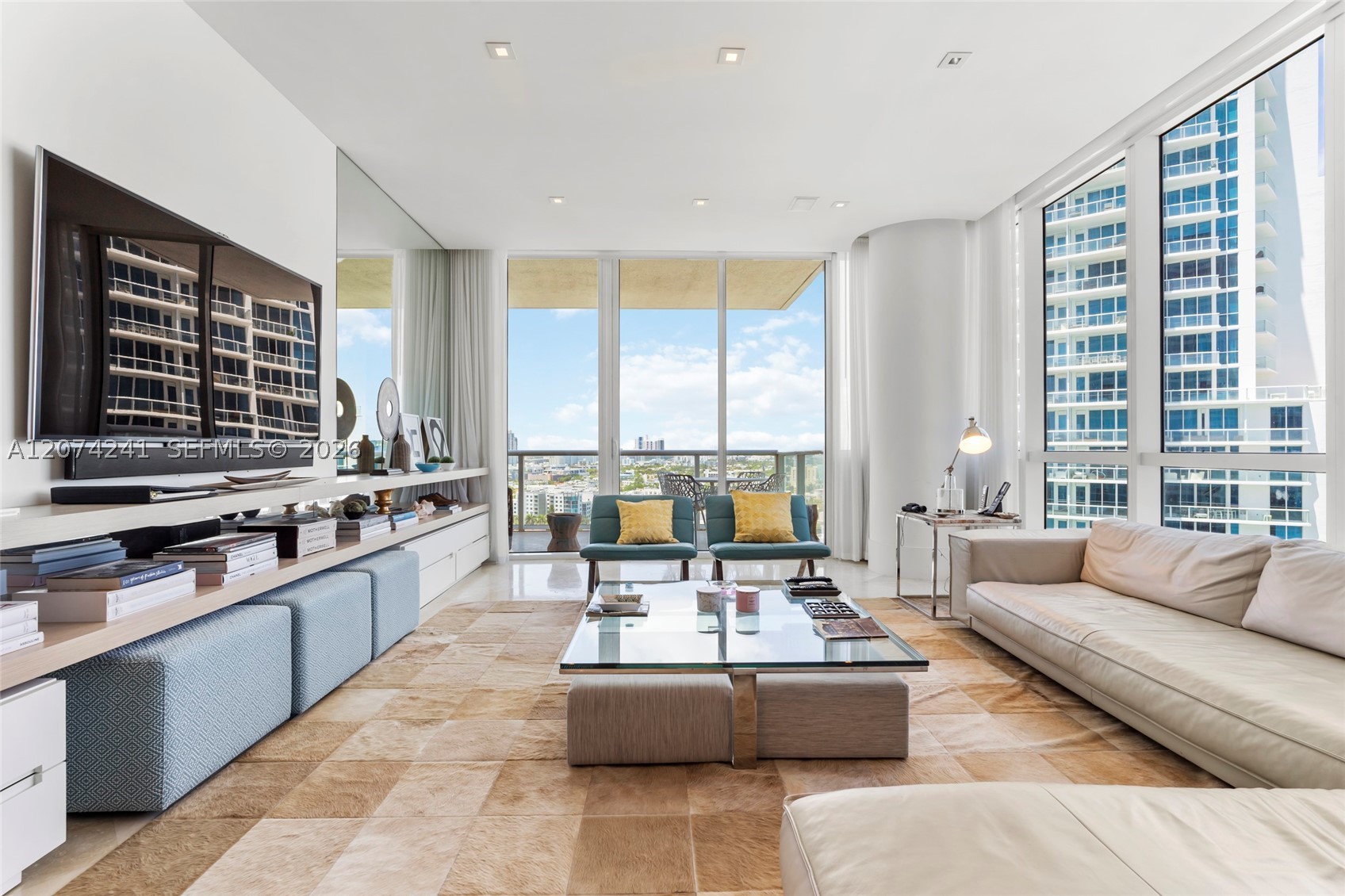 100 S Pointe Dr #1810, Miami Beach FL 33139