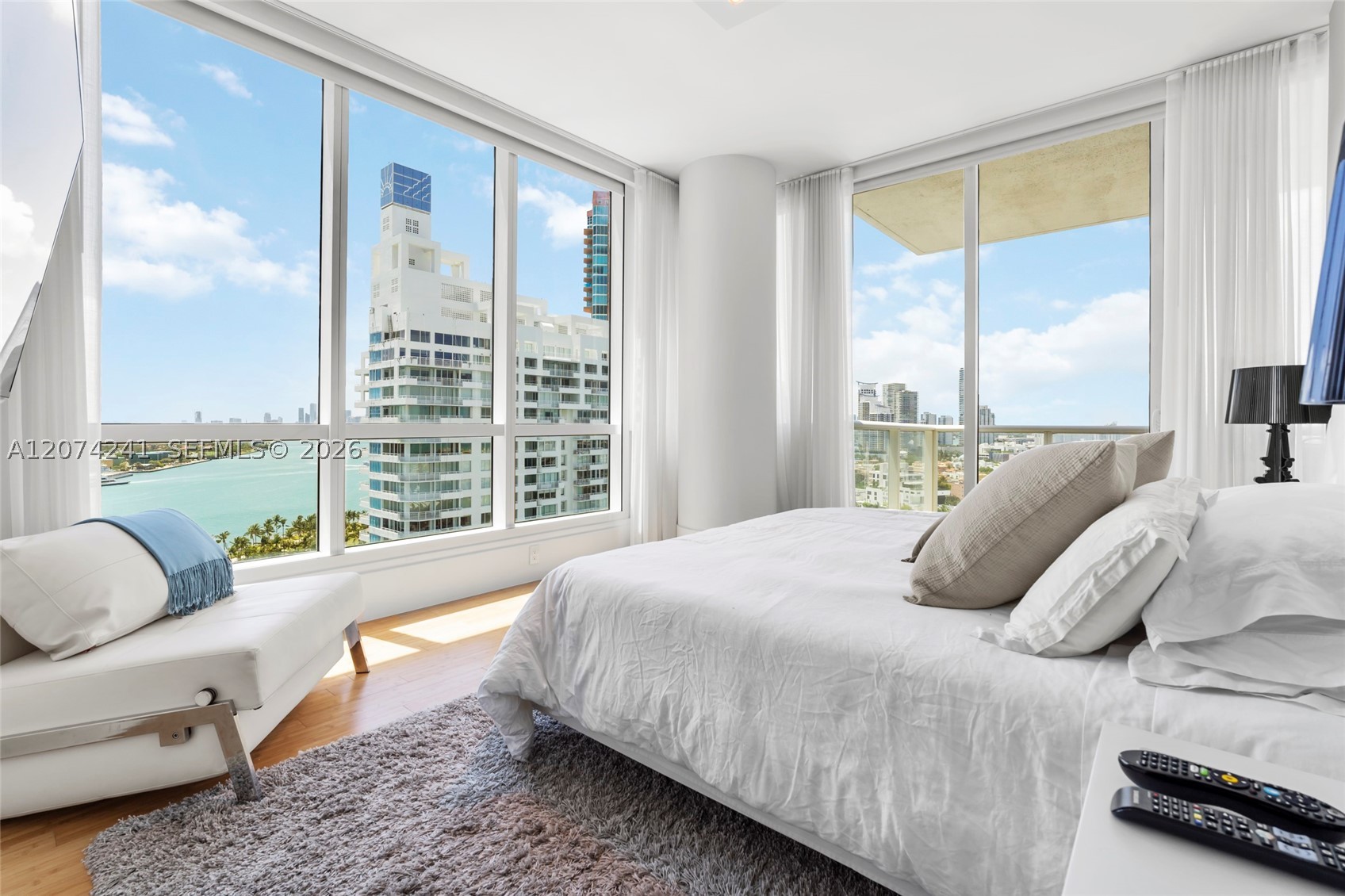 100 S Pointe Dr #1810, Miami Beach FL 33139