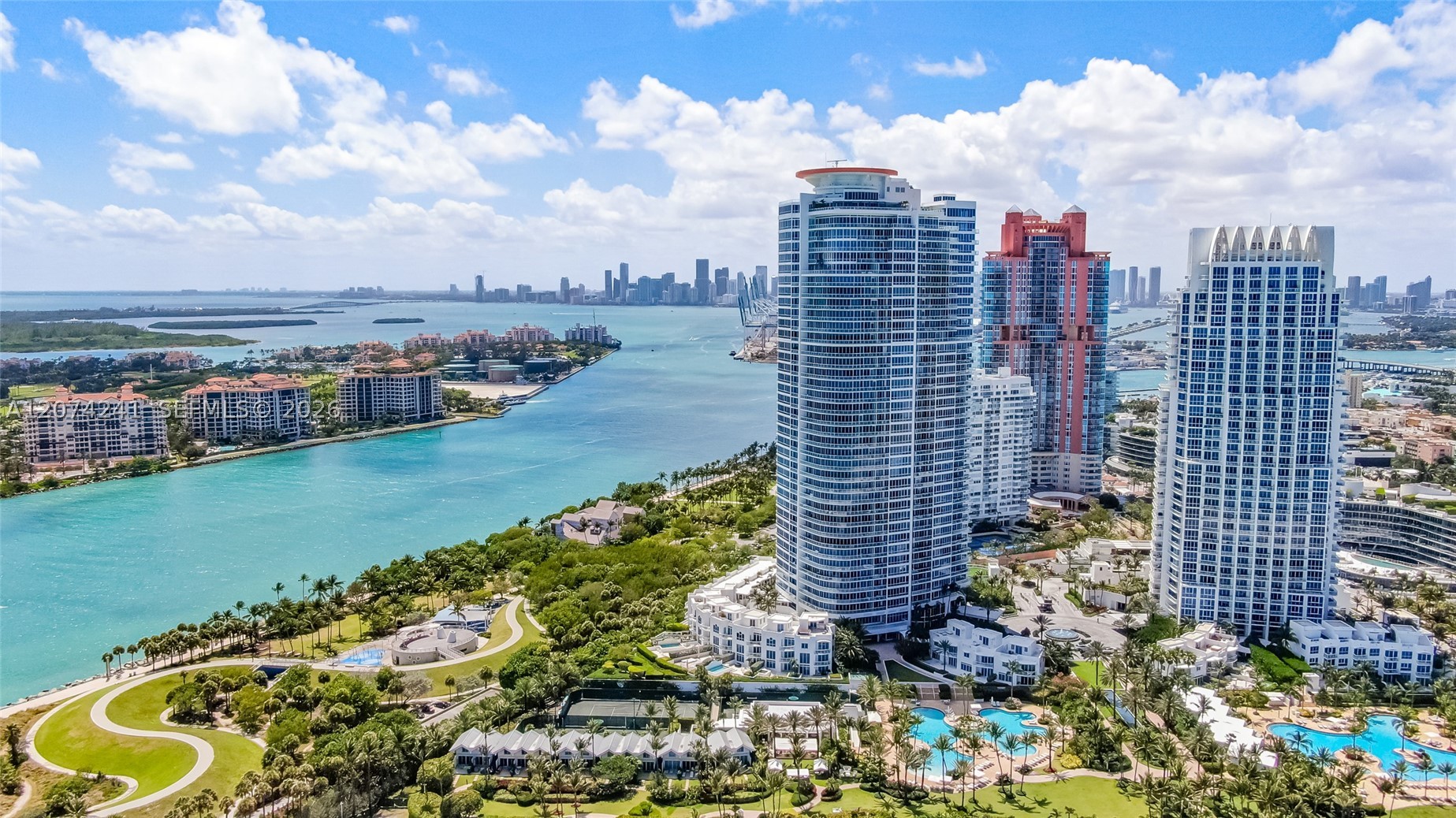 100 S Pointe Dr #1810, Miami Beach FL 33139
