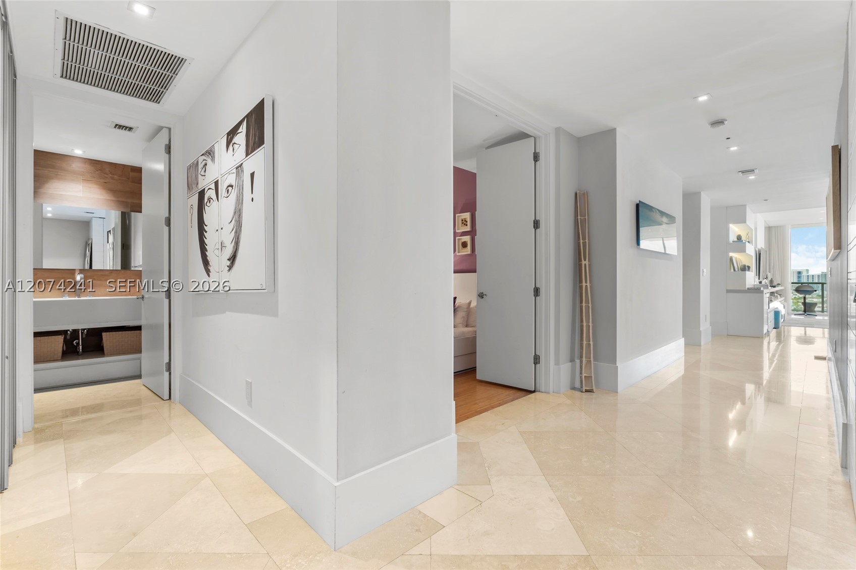 100 S Pointe Dr #1810, Miami Beach FL 33139