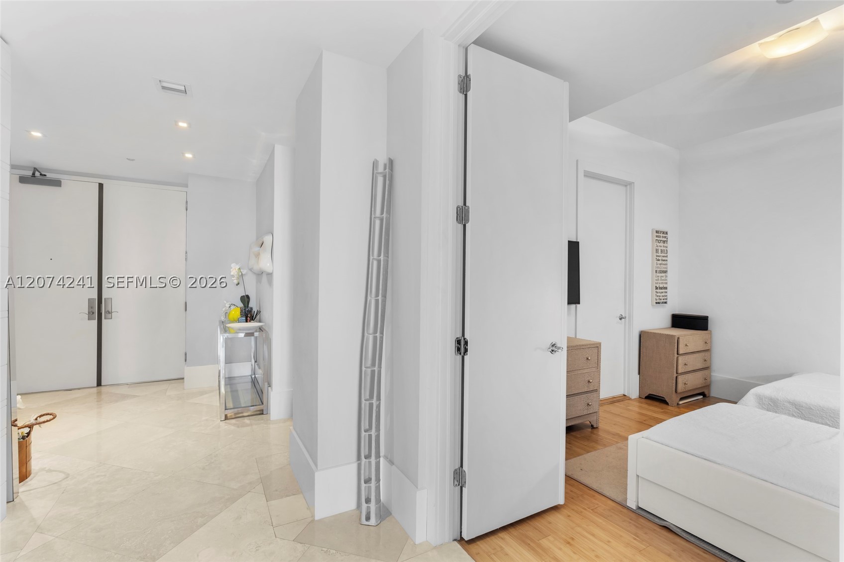 100 S Pointe Dr #1810, Miami Beach FL 33139