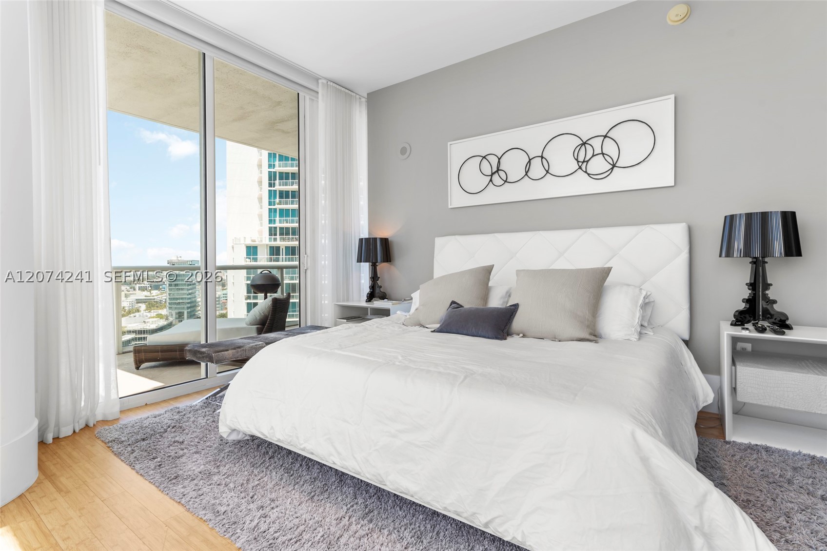 100 S Pointe Dr #1810, Miami Beach FL 33139